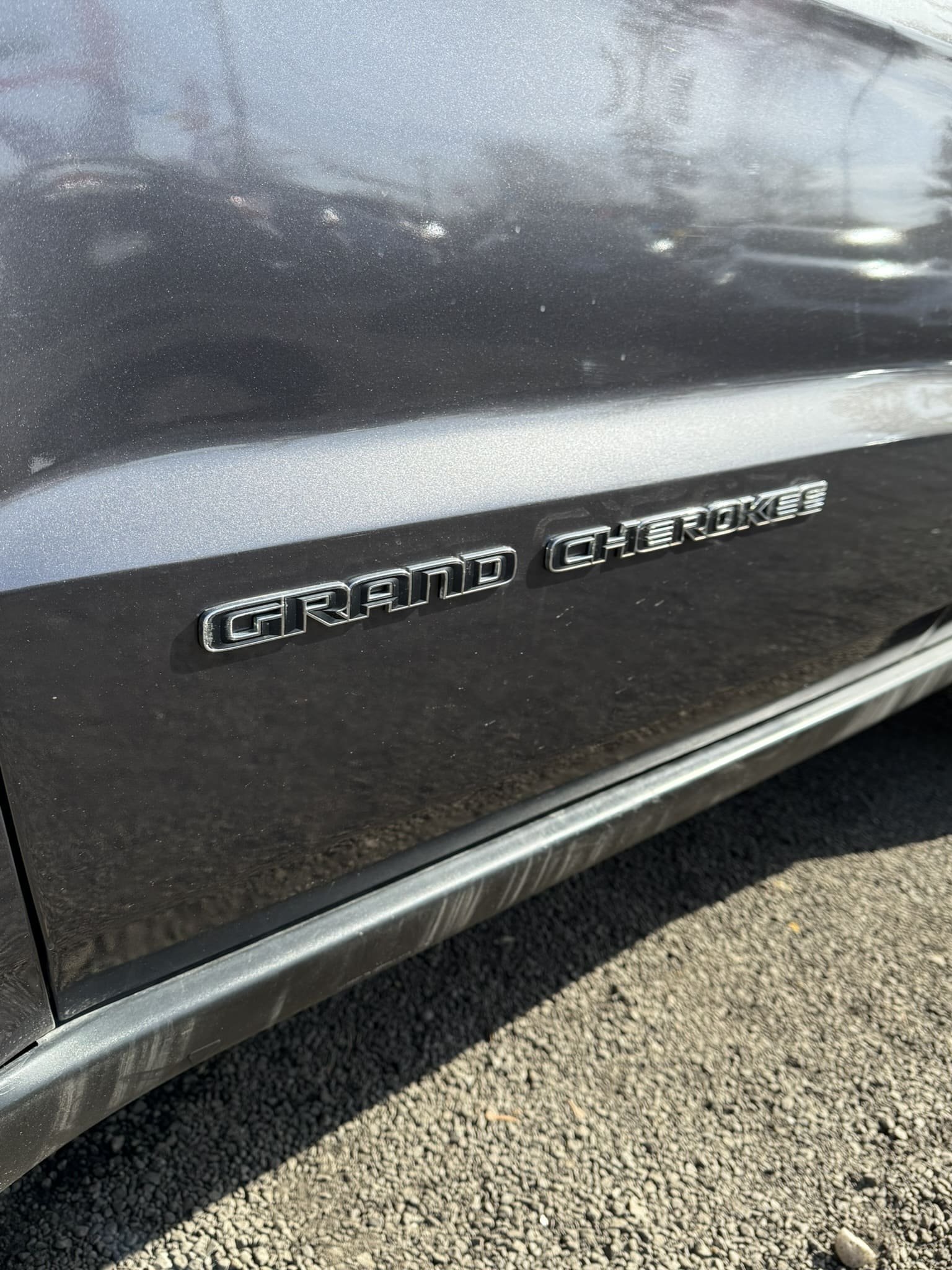
								Grand Cherokee full									